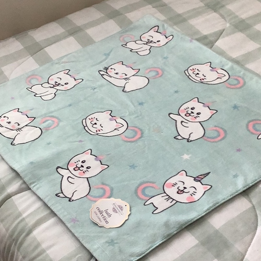 Serendipity Blushing & Smiling Unicorn Cats Velour Decorative Bath Towel